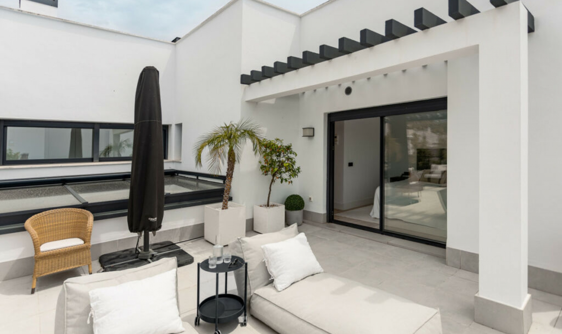 Resale - House -
Estepona