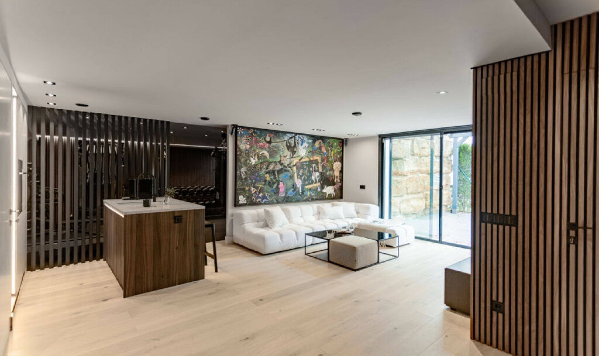 Resale - House -
Estepona