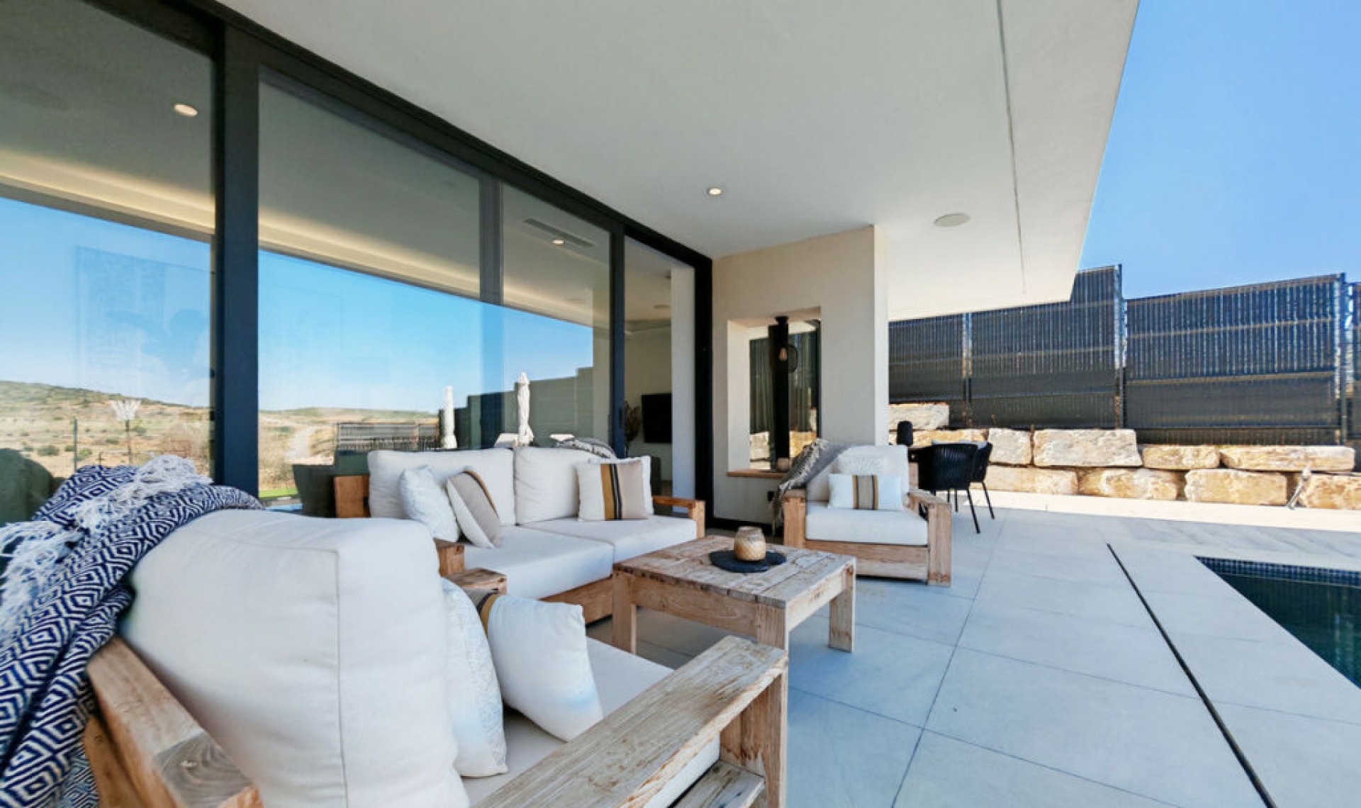 Resale - House -
Estepona