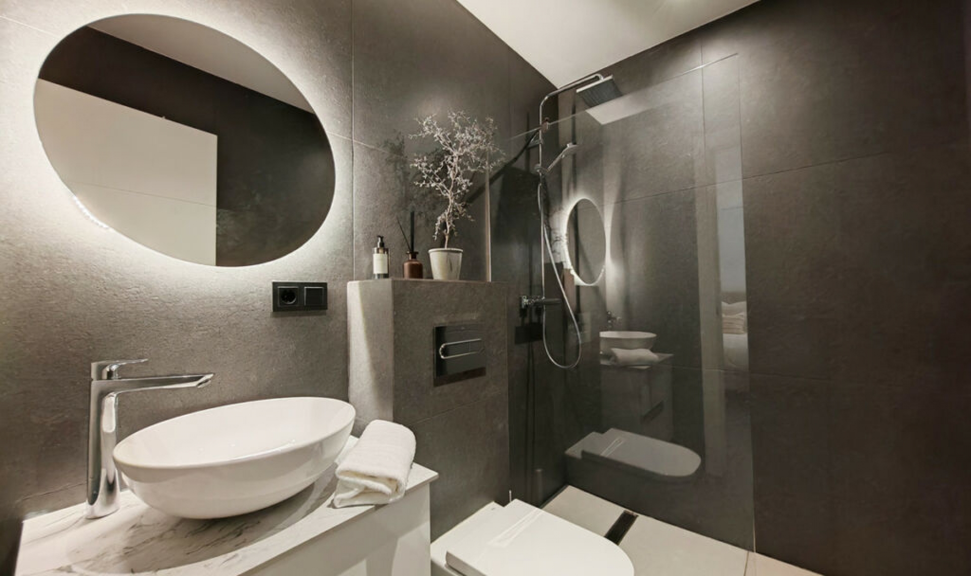 Resale - House -
Estepona
