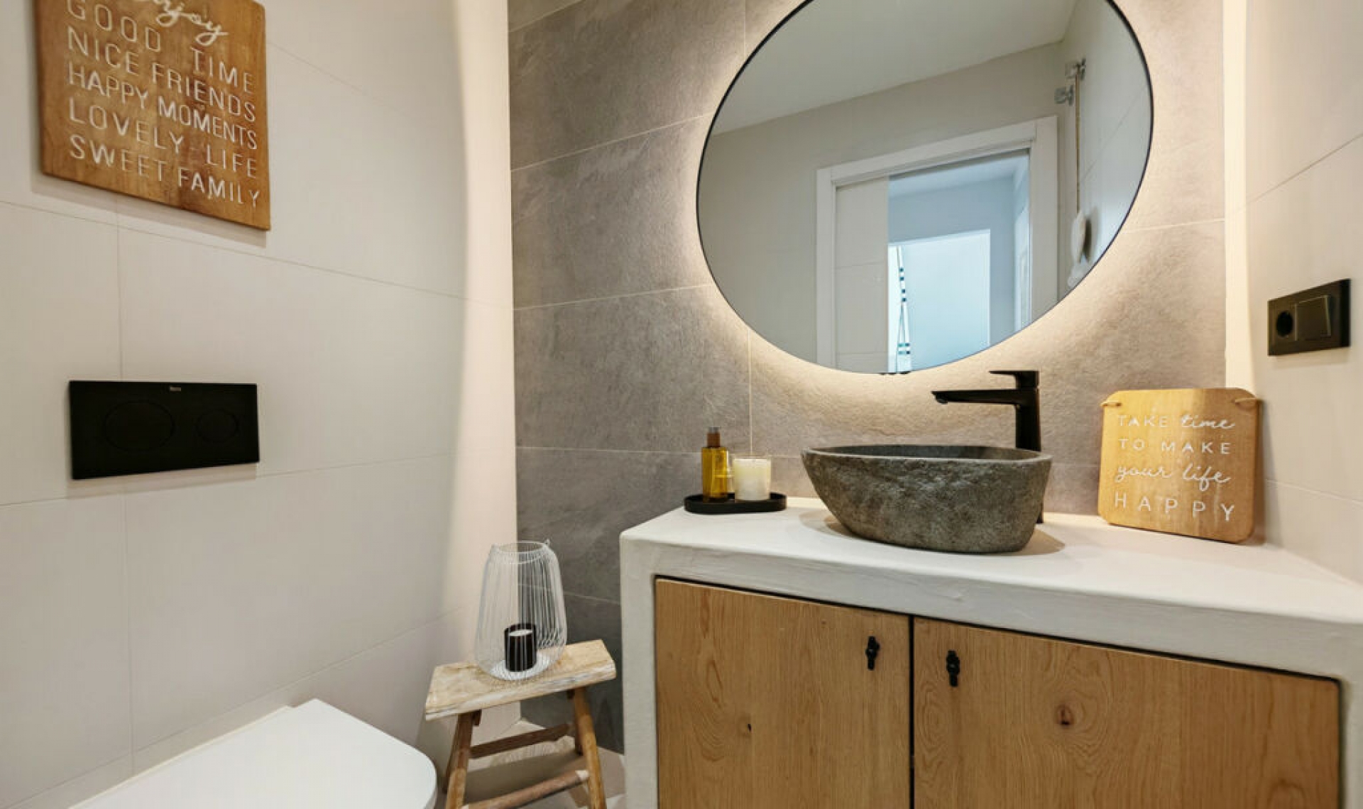 Resale - House -
Estepona