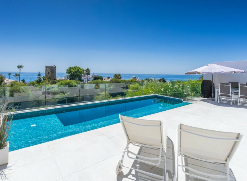 Resale - House -
Estepona