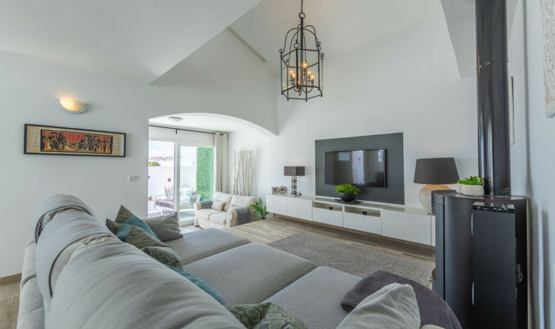 Resale - House -
Estepona