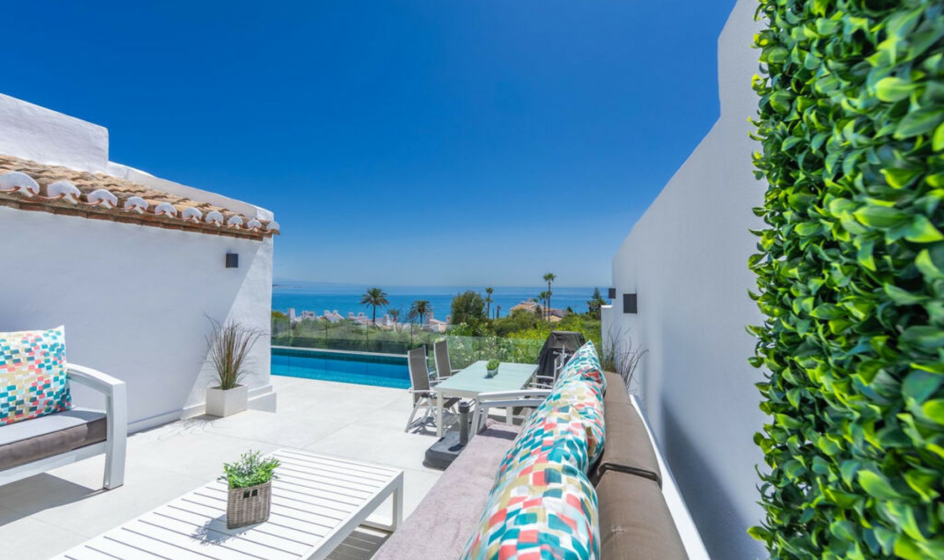 Resale - House -
Estepona