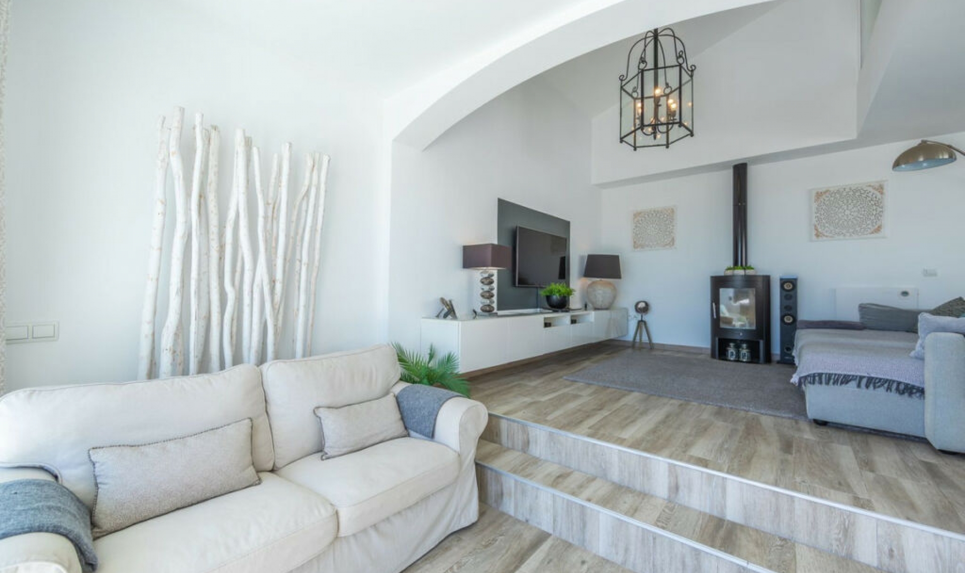 Resale - House -
Estepona