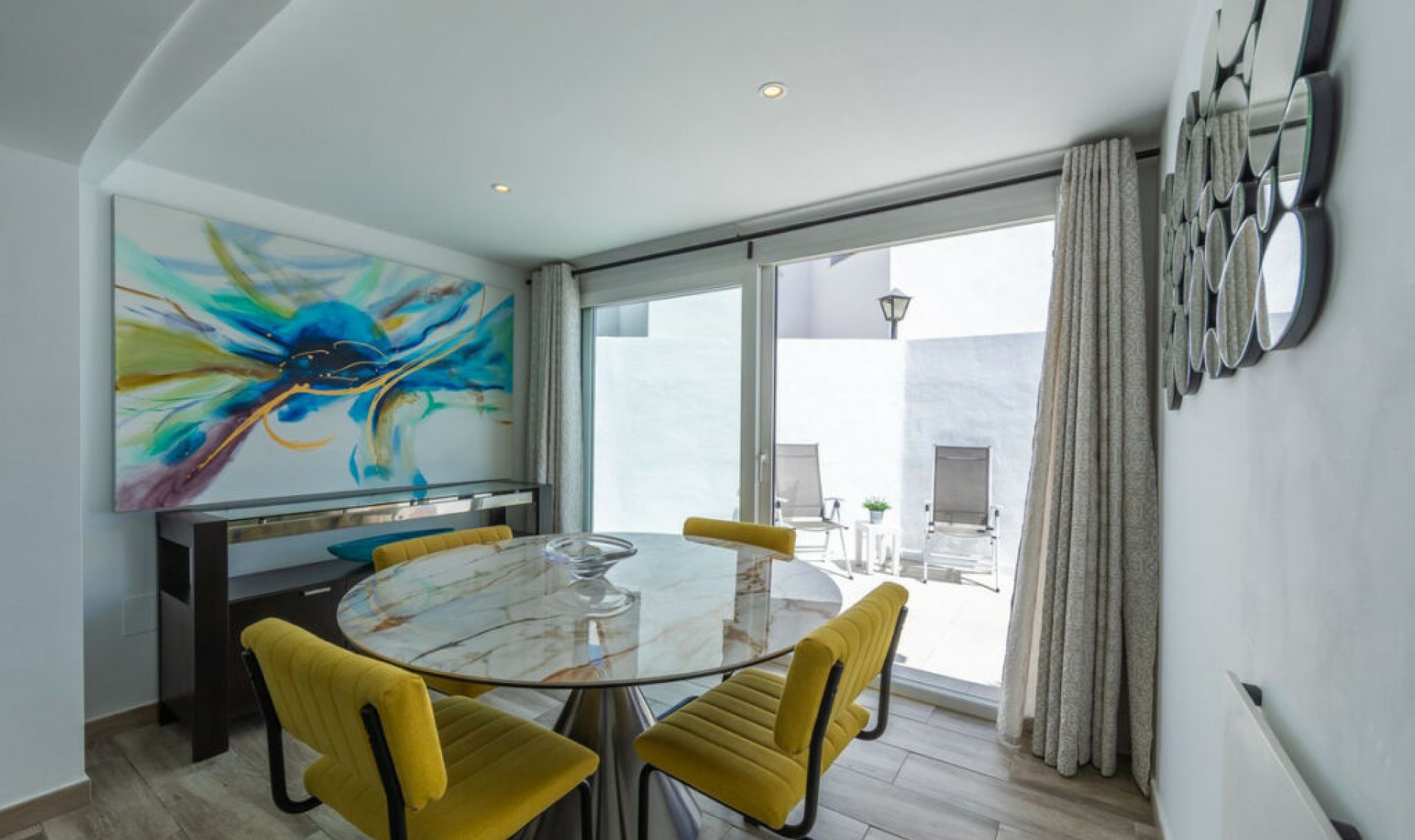 Resale - House -
Estepona