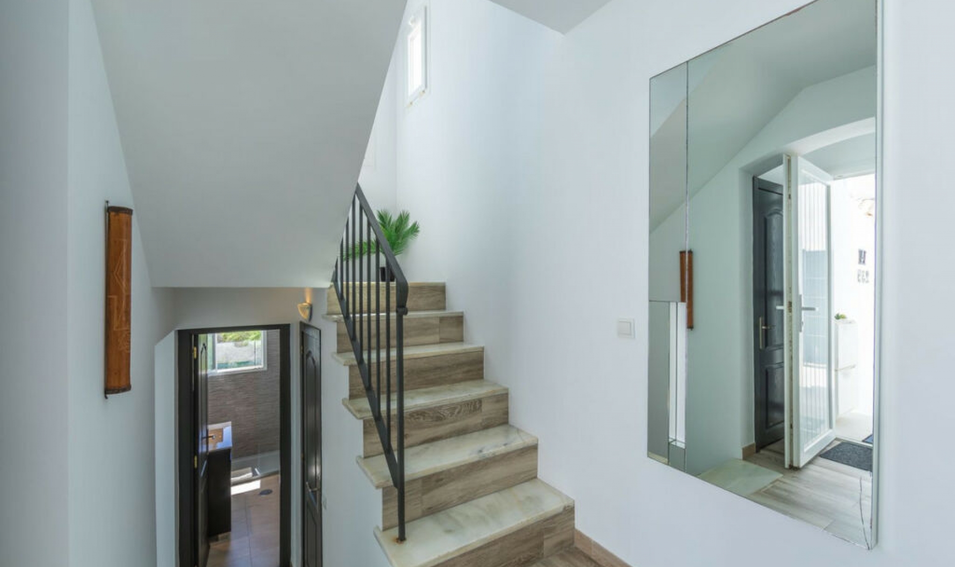 Resale - House -
Estepona