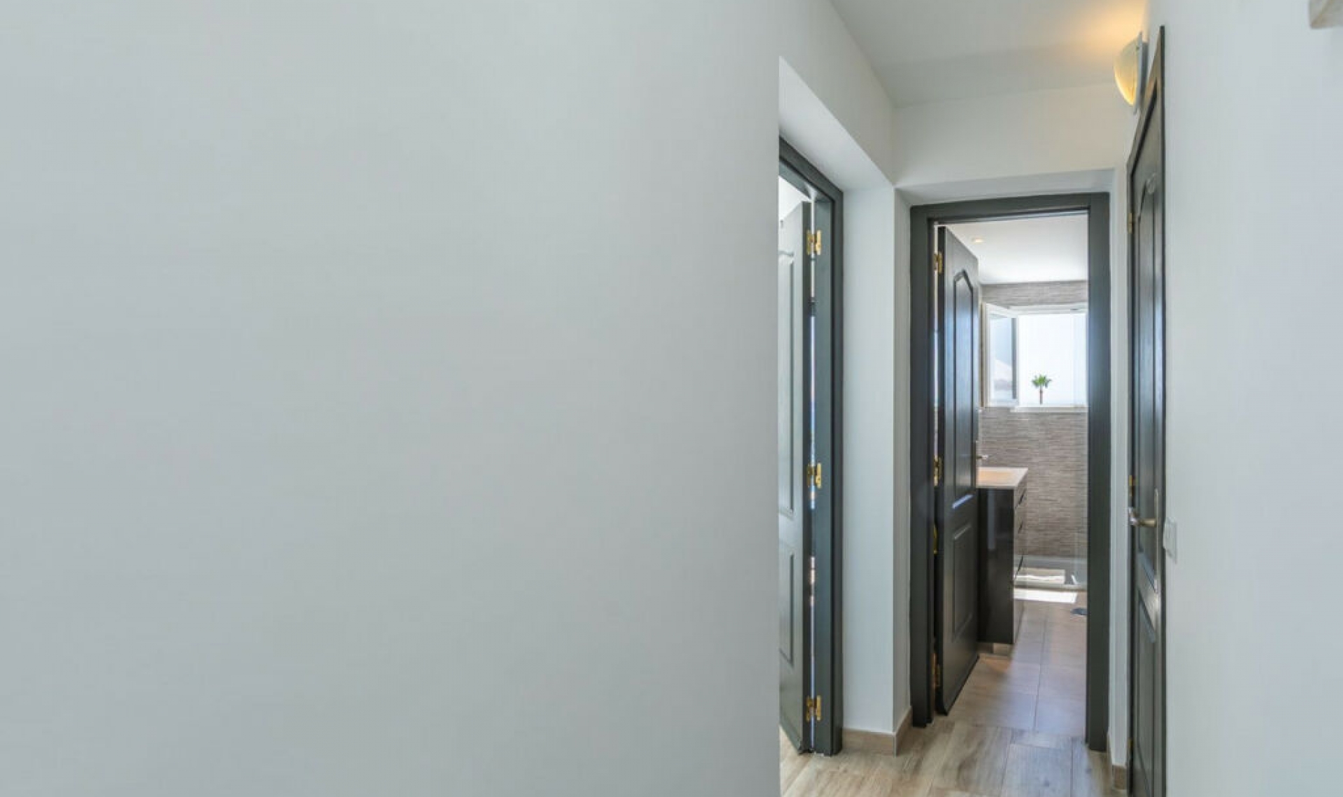 Resale - House -
Estepona