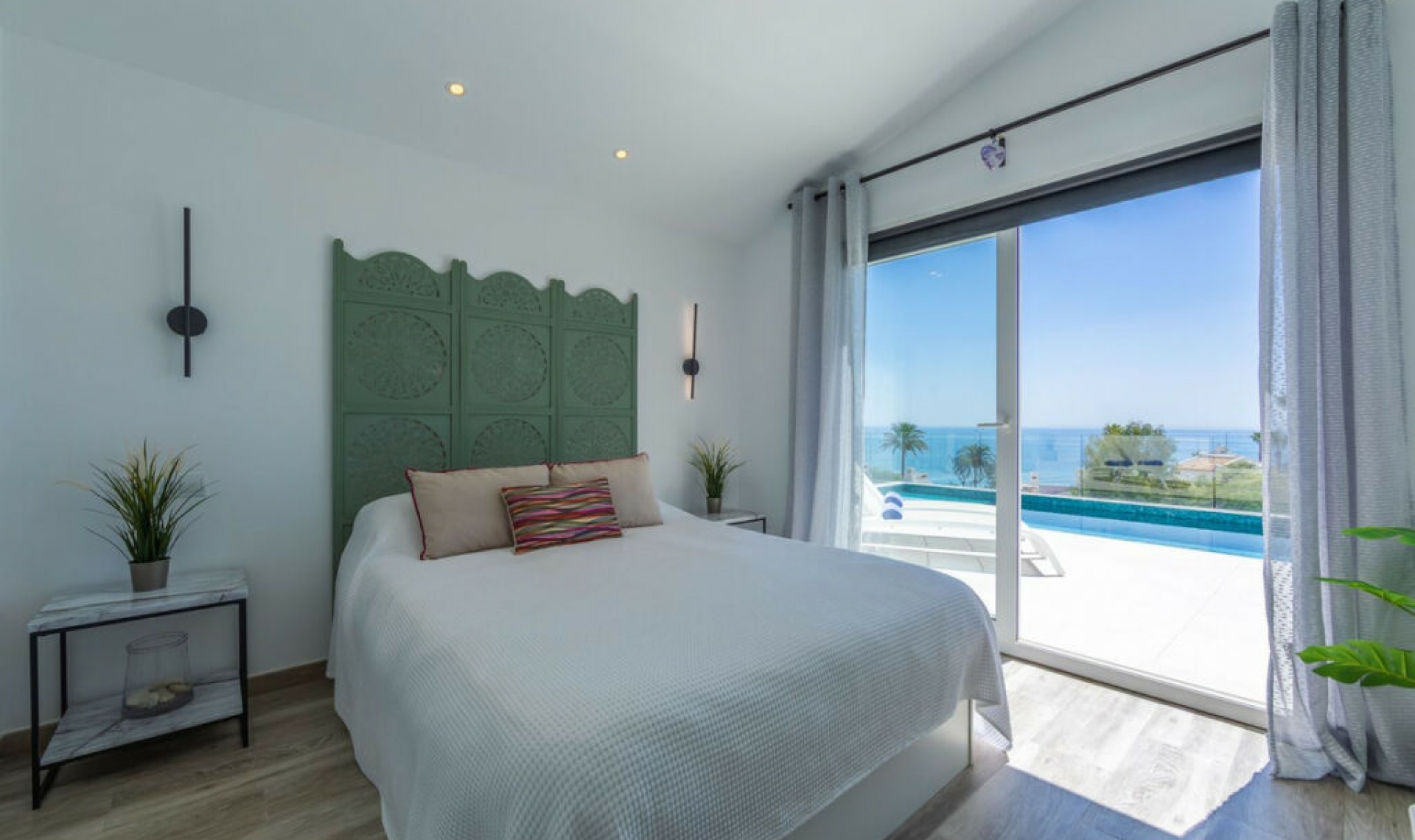 Resale - House -
Estepona