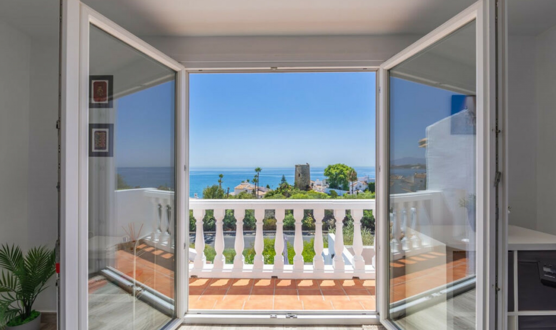 Resale - House -
Estepona