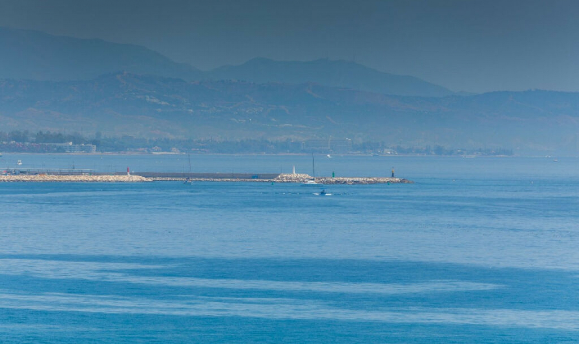 Resale - House -
Estepona