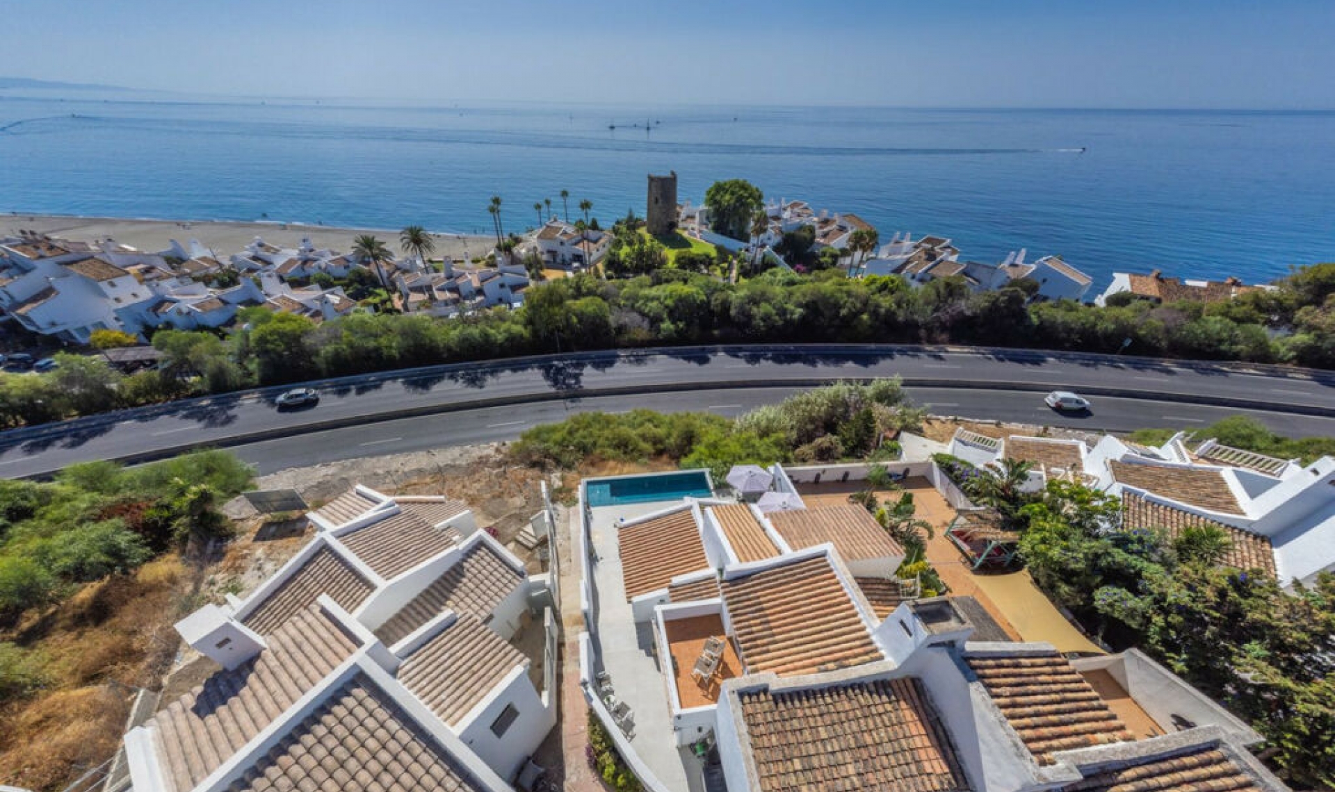 Resale - House -
Estepona