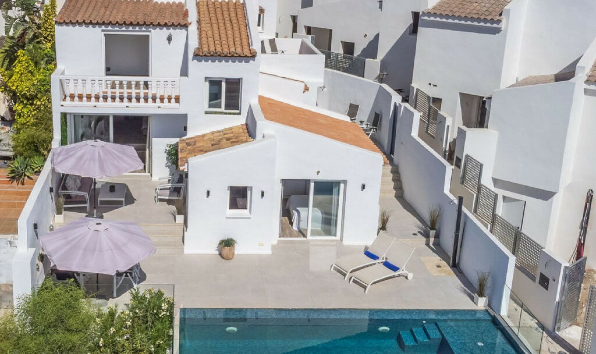 Resale - House -
Estepona