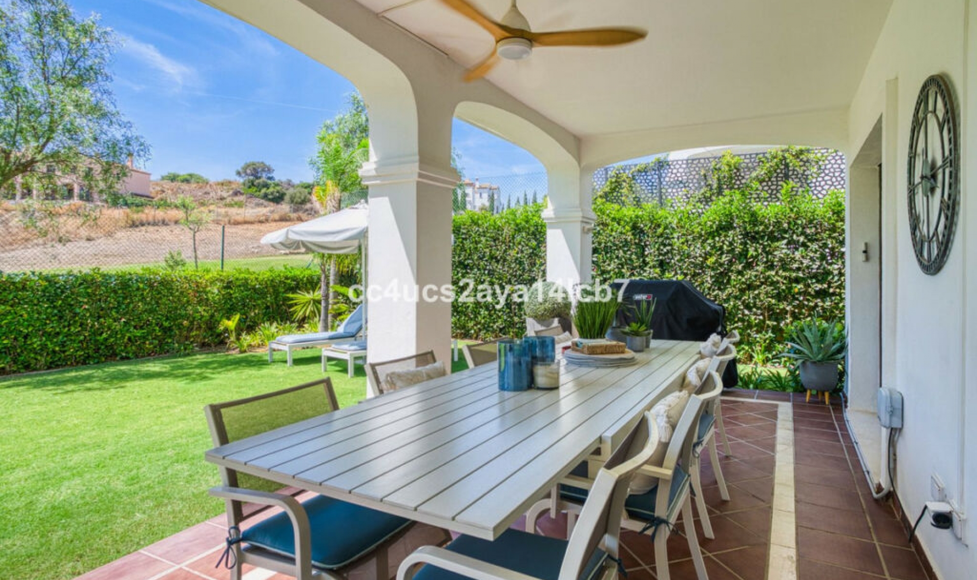 Resale - House -
Estepona