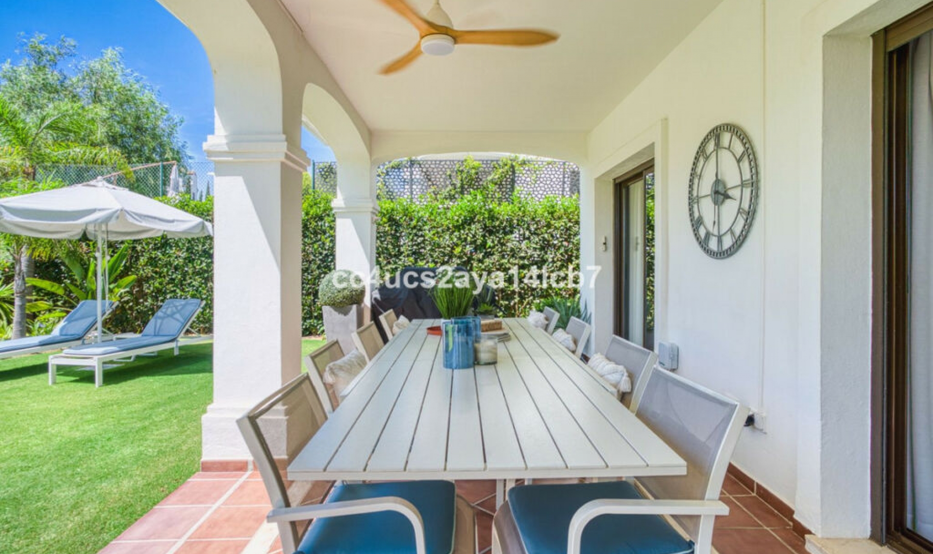 Resale - House -
Estepona