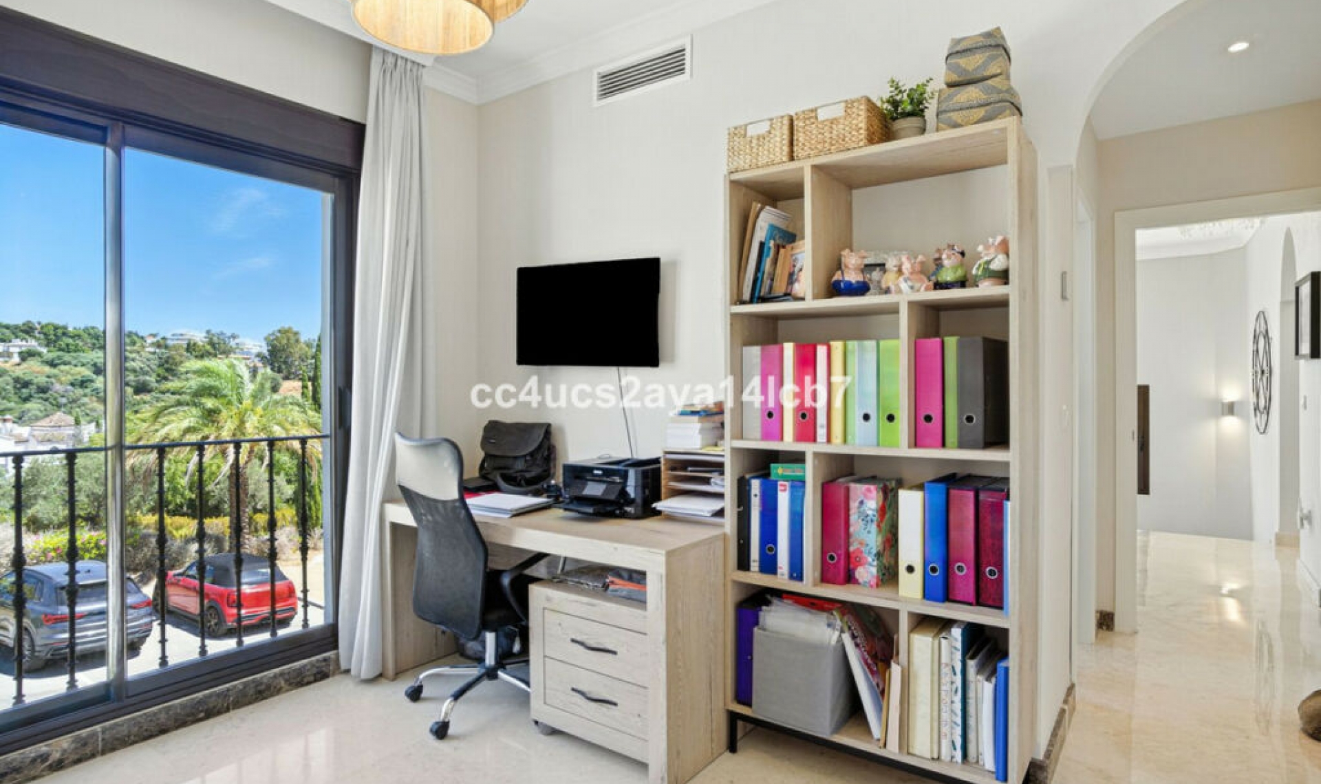 Resale - House -
Estepona