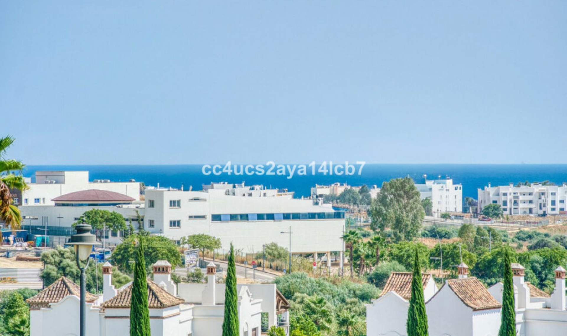 Resale - House -
Estepona