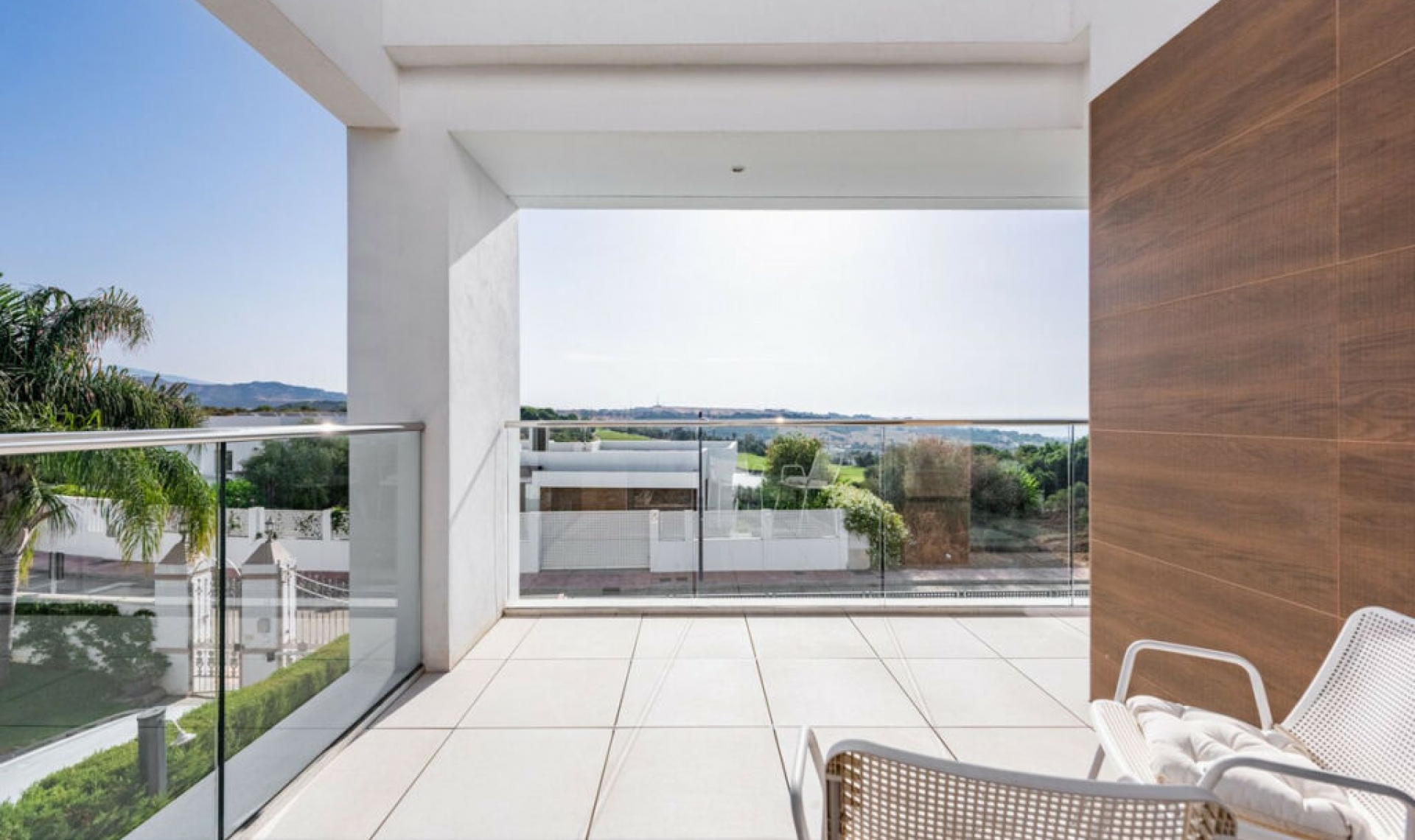 Resale - House -
Estepona