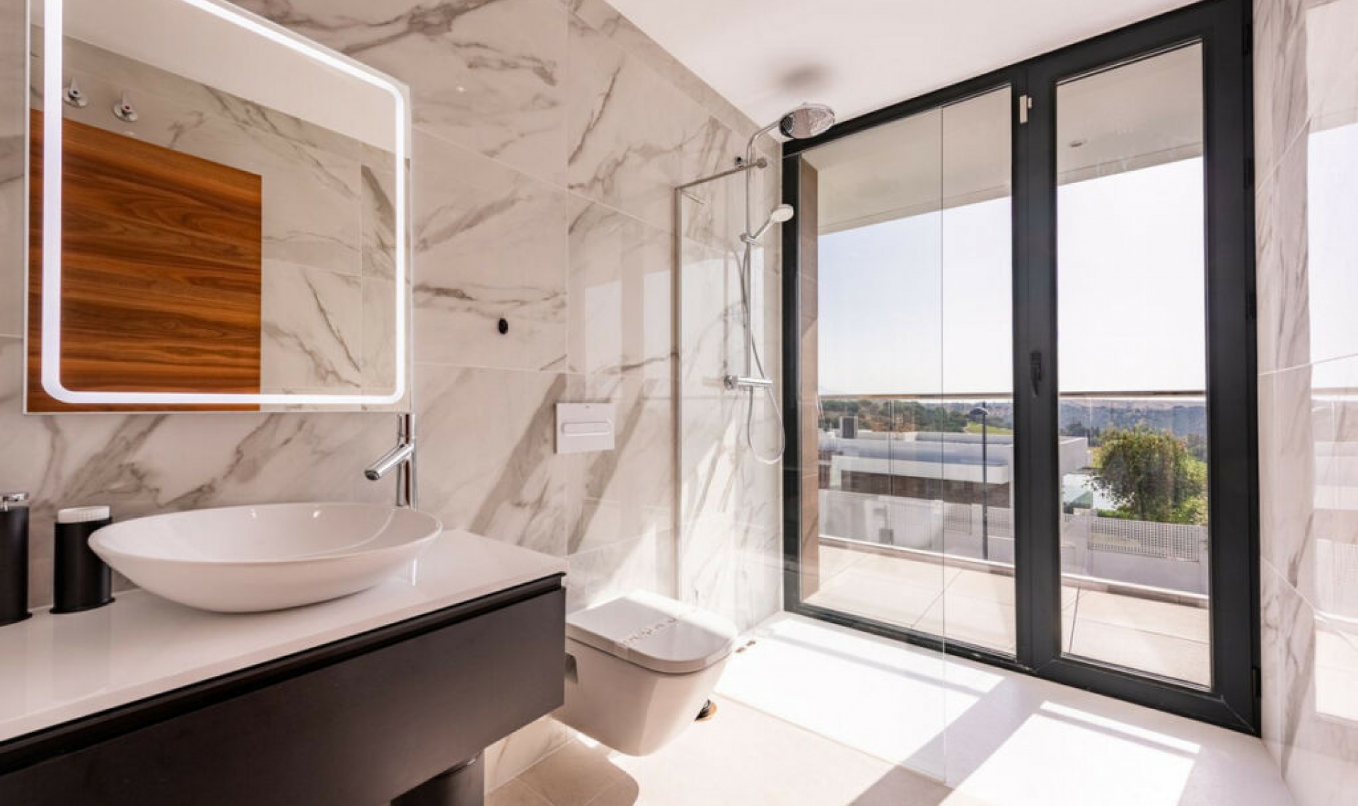 Resale - House -
Estepona