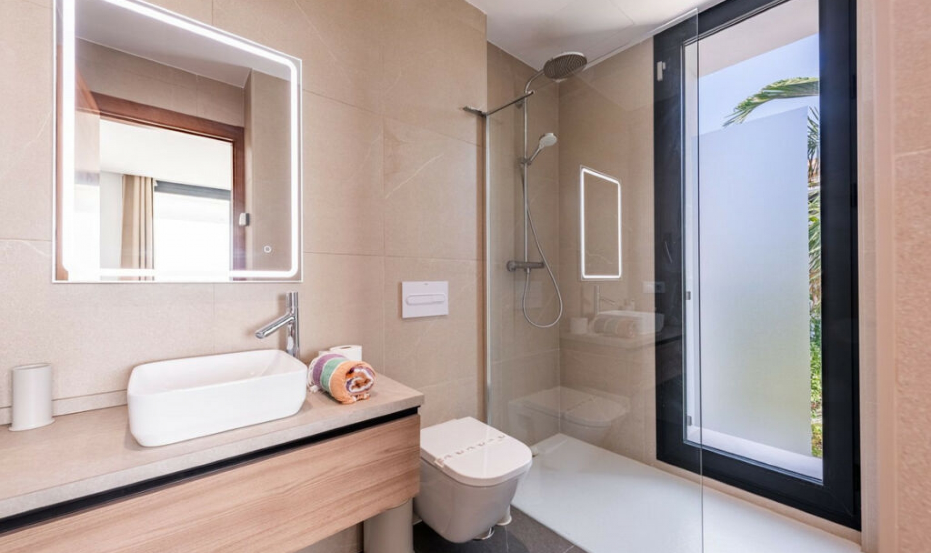 Resale - House -
Estepona