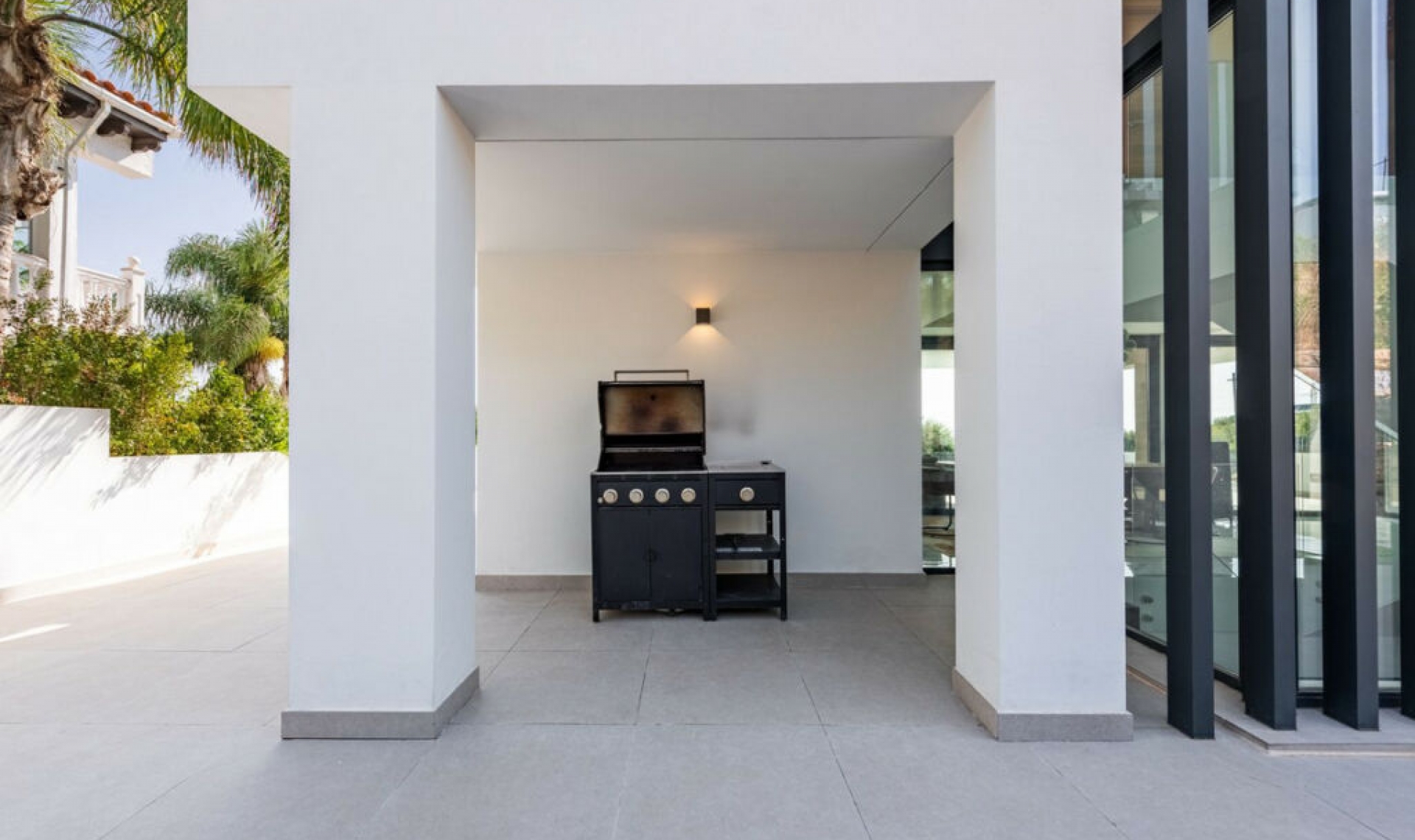 Resale - House -
Estepona