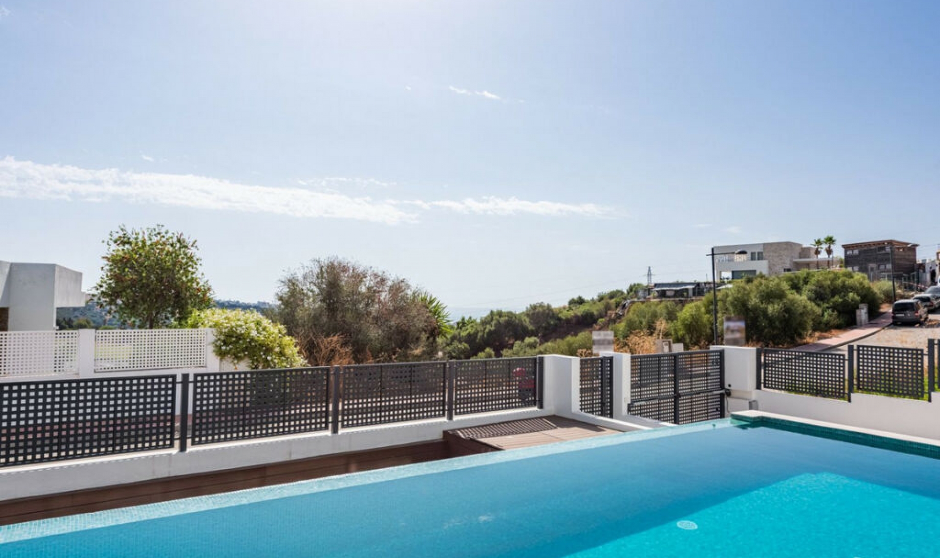 Resale - House -
Estepona