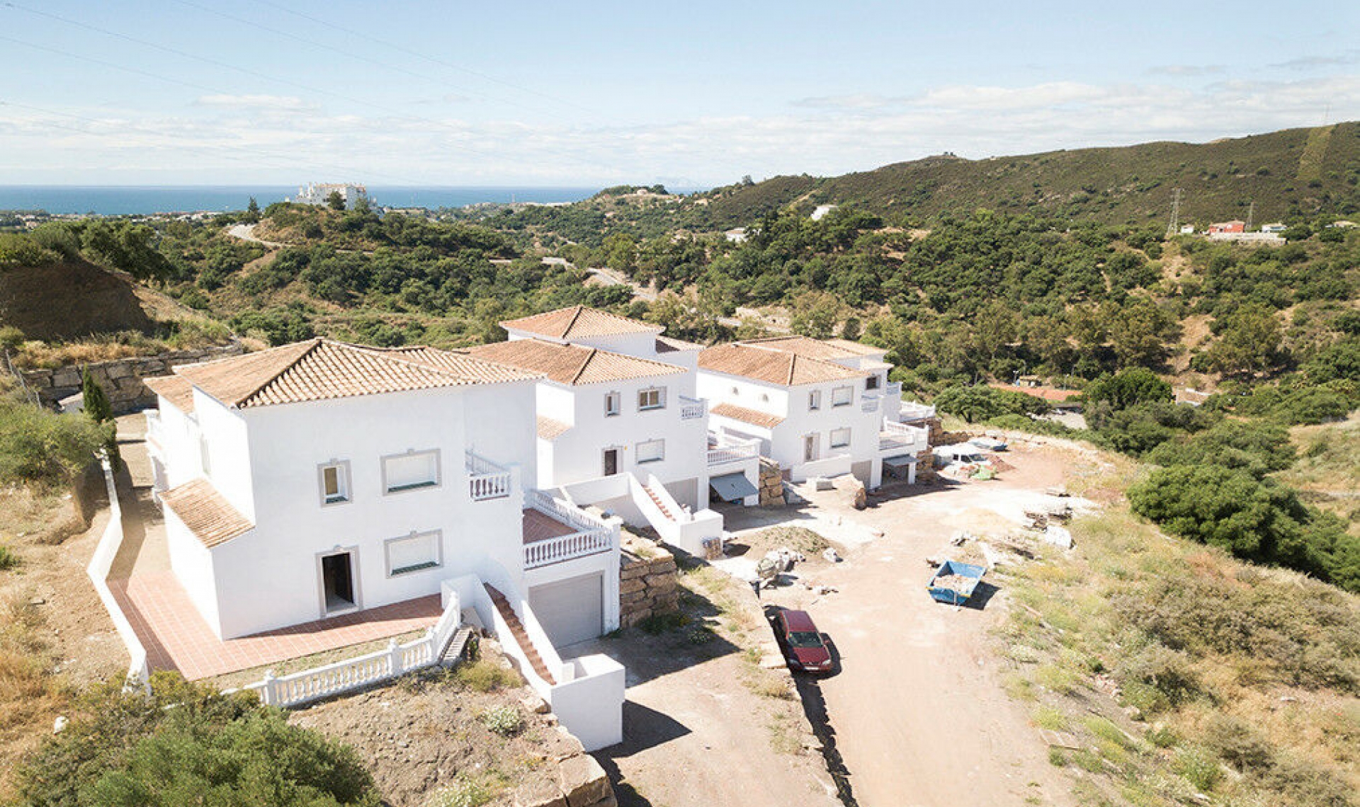 Resale - House -
Estepona