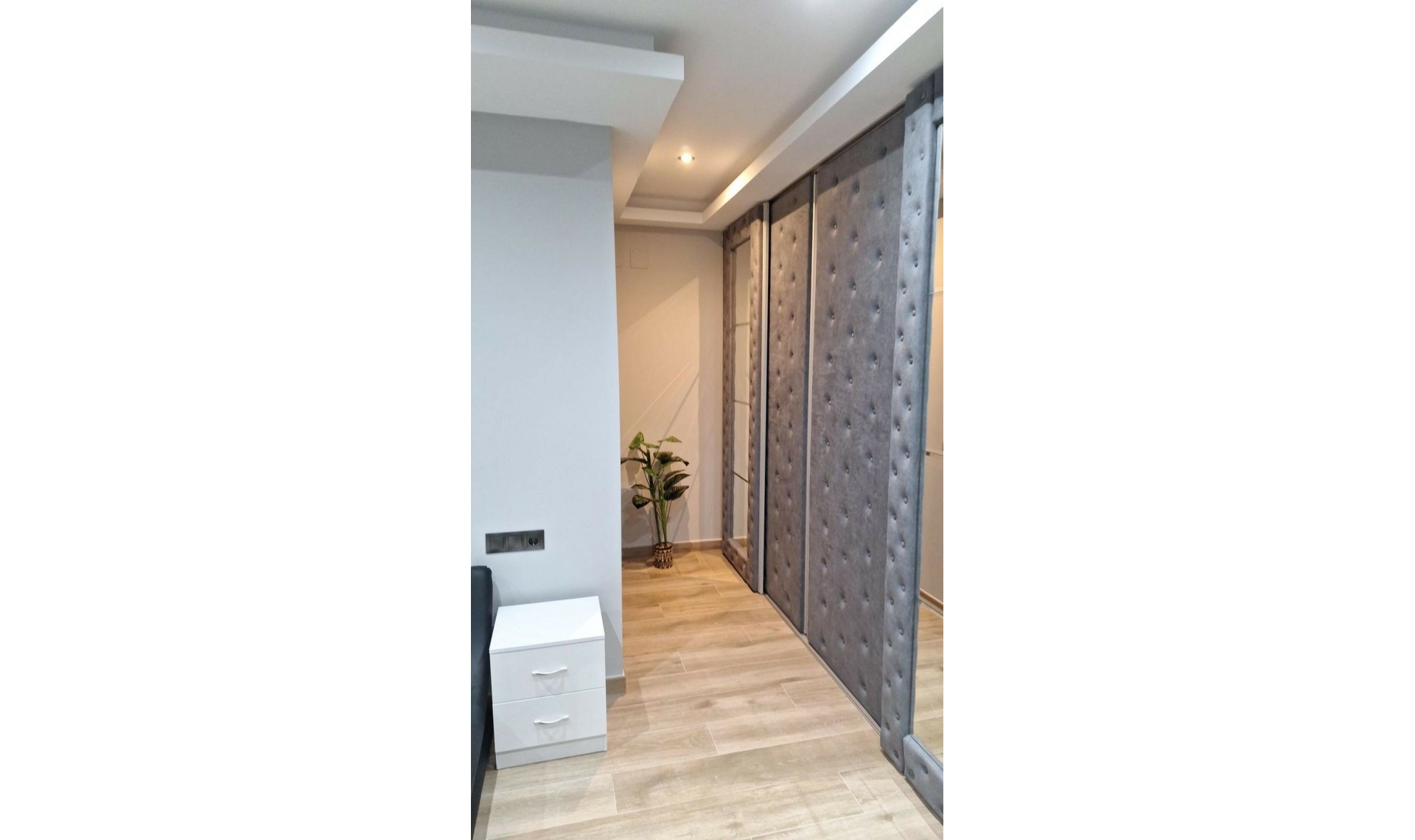 Resale - House -
Estepona