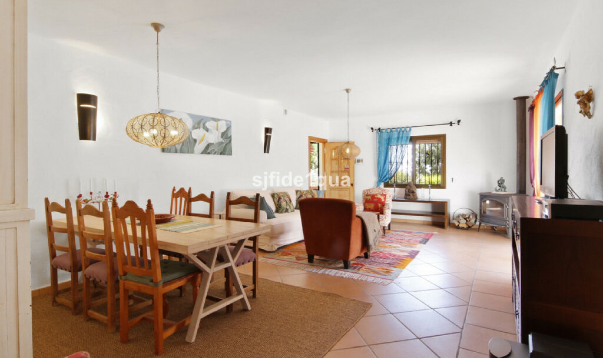 Resale - House -
Estepona