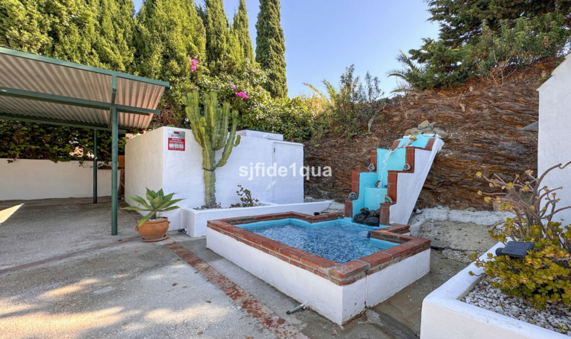 Resale - House -
Estepona