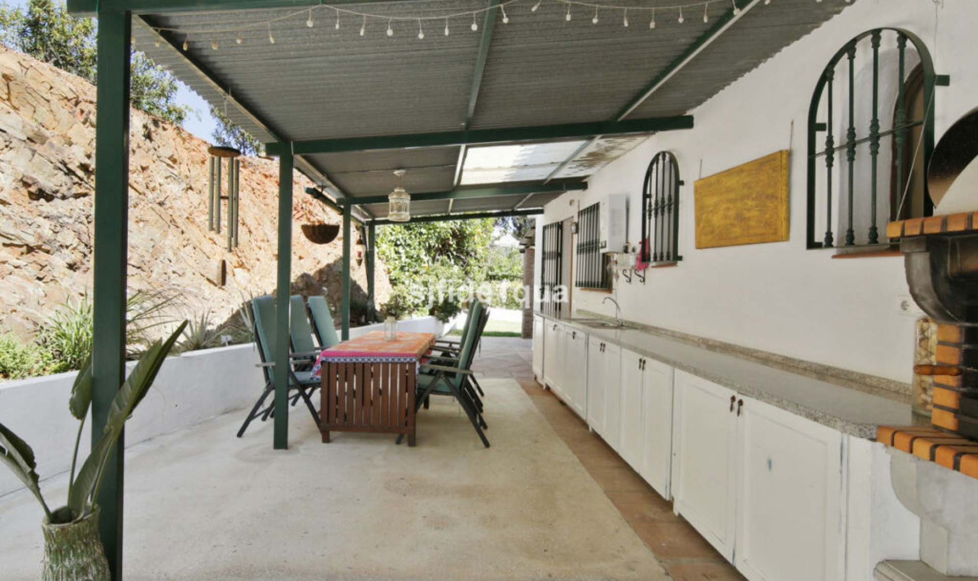Resale - House -
Estepona