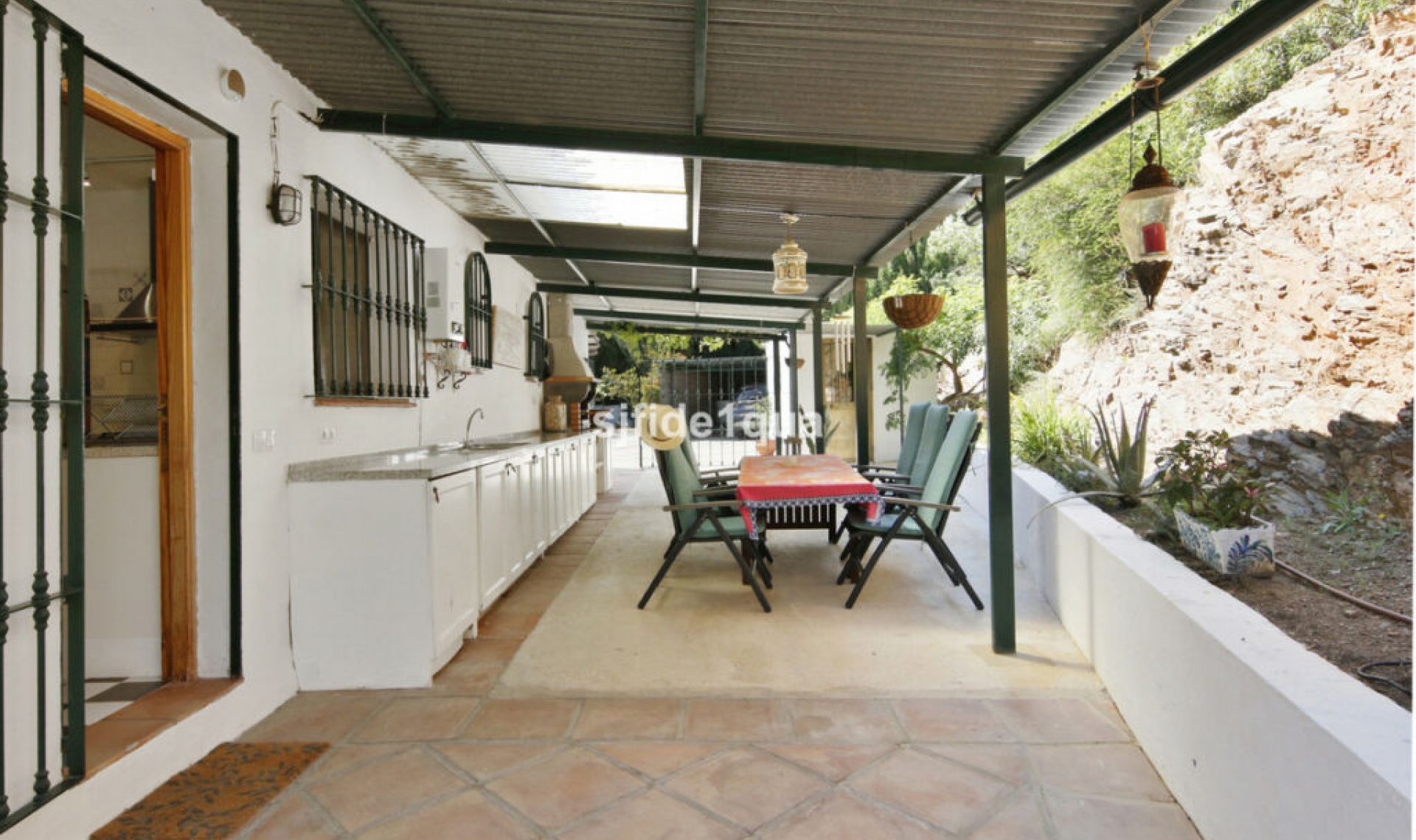 Resale - House -
Estepona