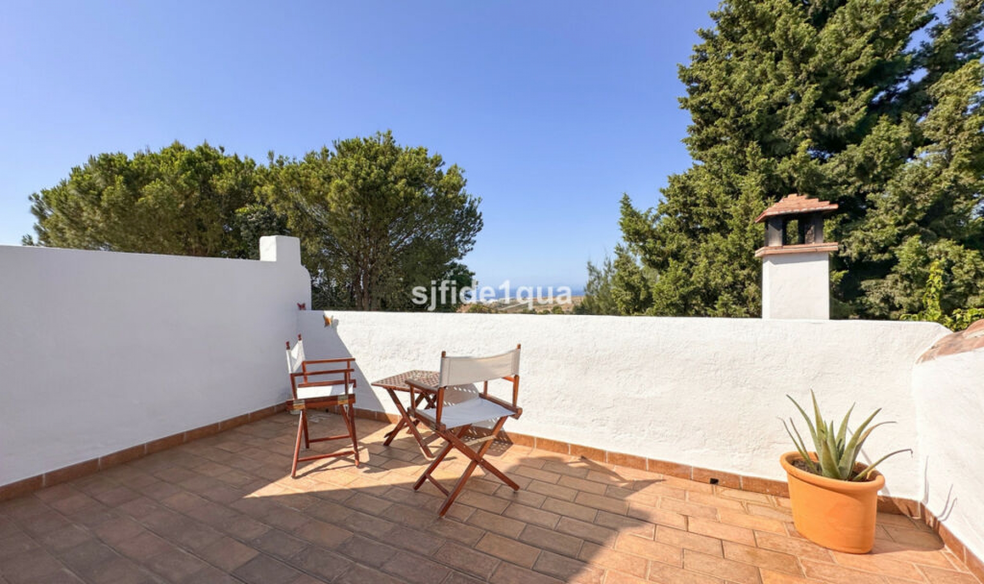 Resale - House -
Estepona