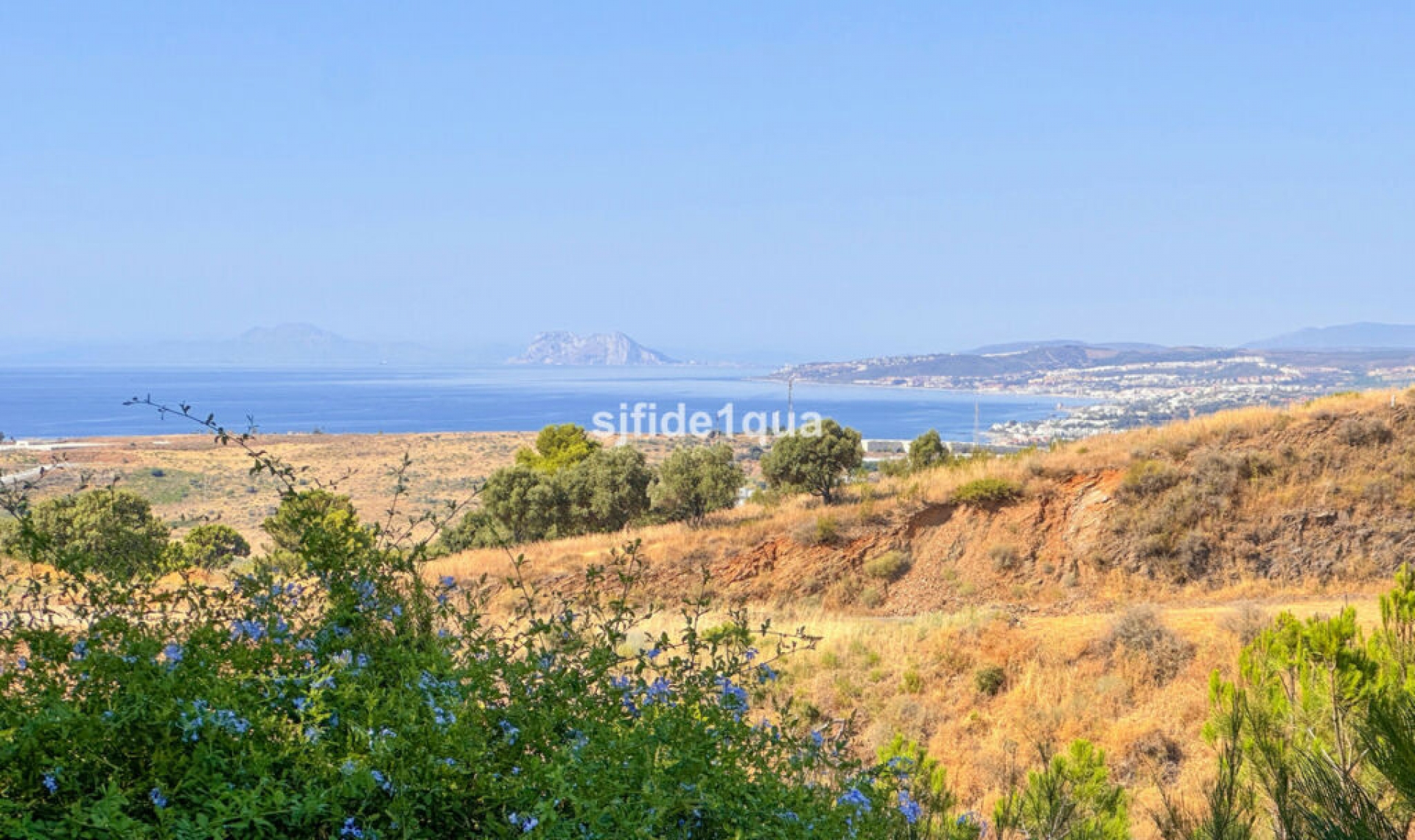 Resale - House -
Estepona