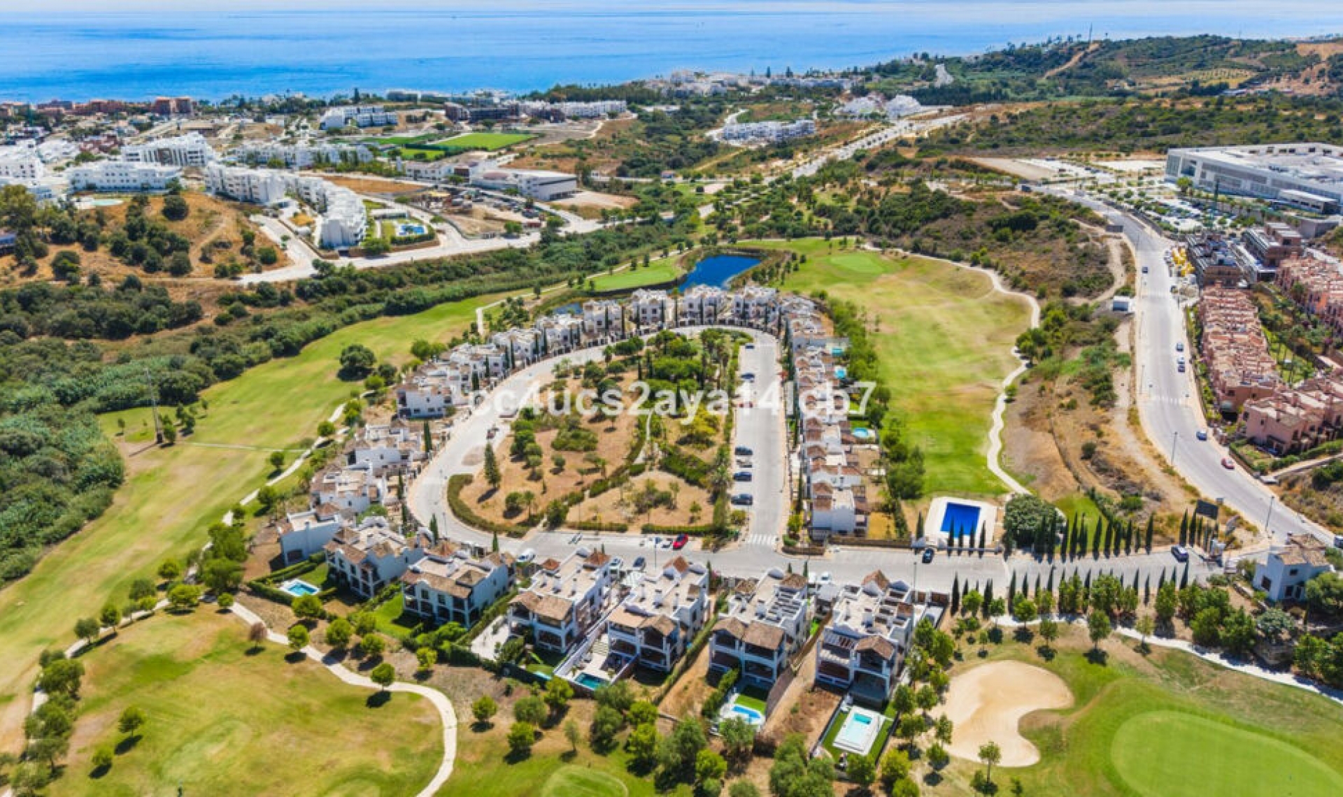 Resale - House -
Estepona