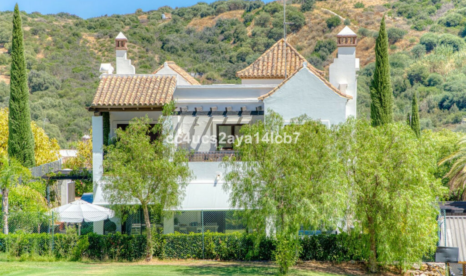 Resale - House -
Estepona