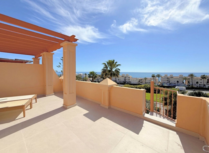 Resale - House -
Estepona