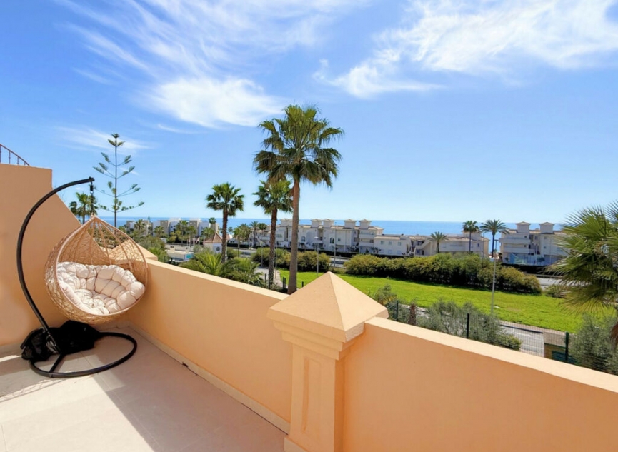 Resale - House -
Estepona