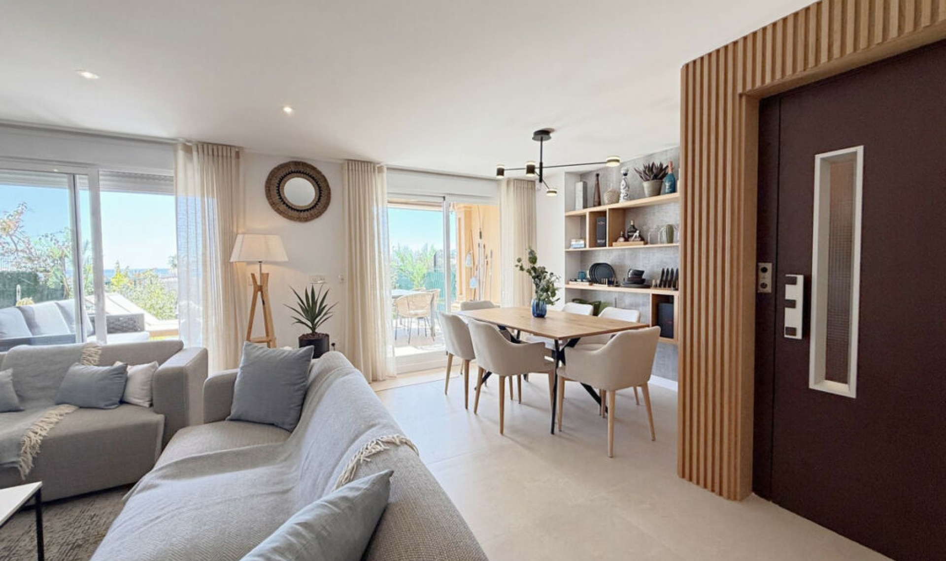 Resale - House -
Estepona