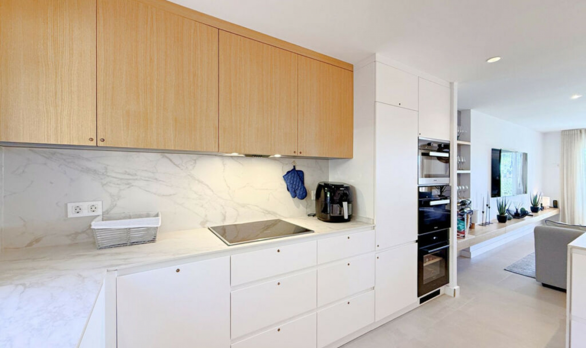 Resale - House -
Estepona