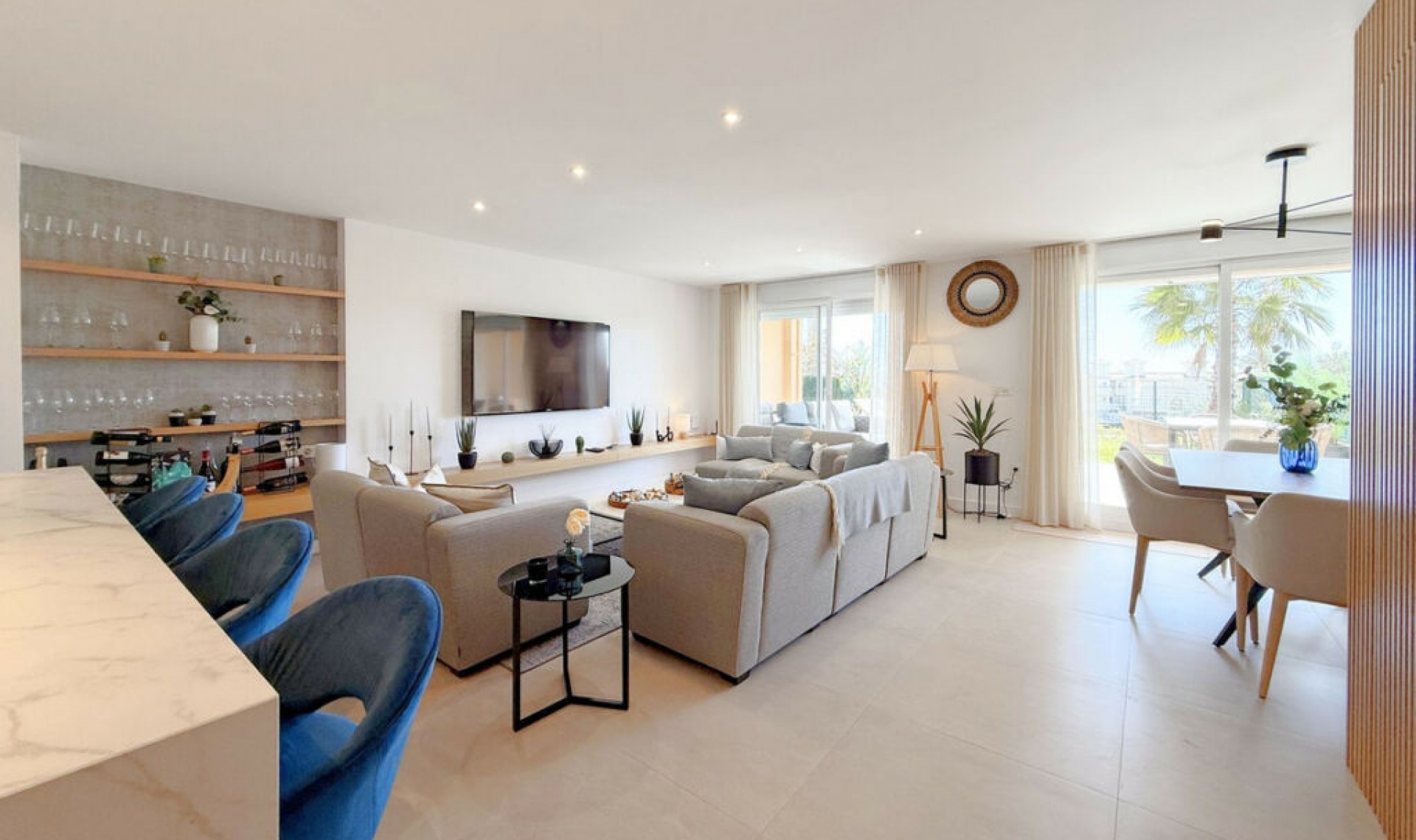 Resale - House -
Estepona