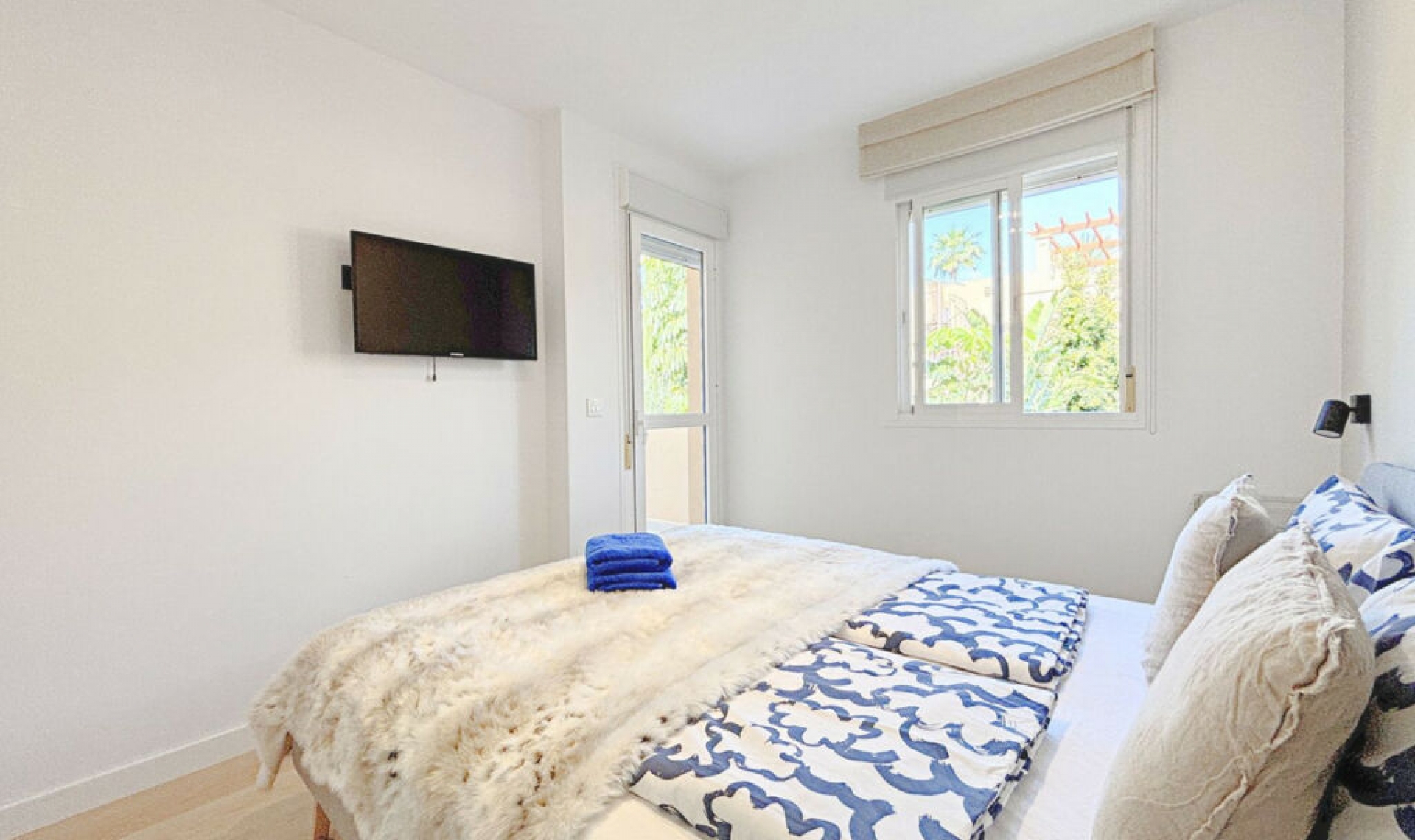 Resale - House -
Estepona