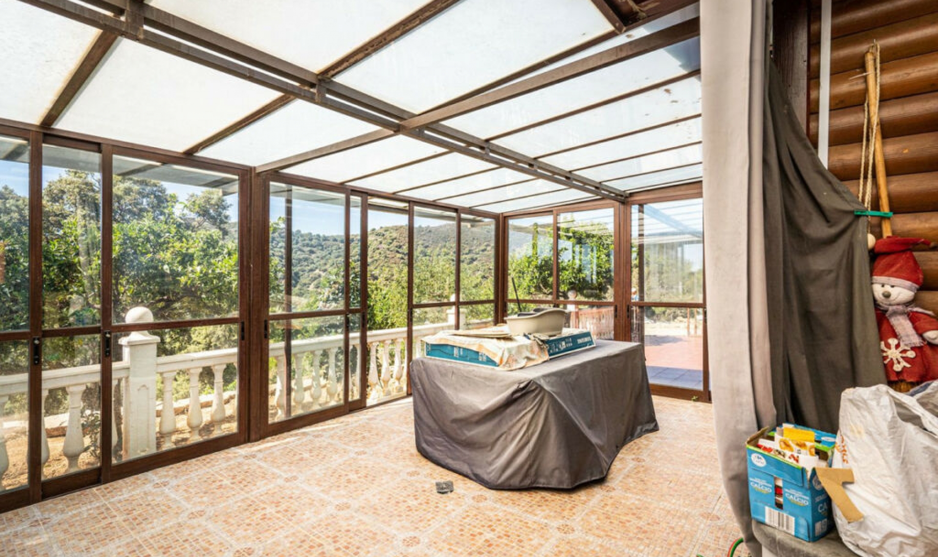 Resale - House -
Estepona