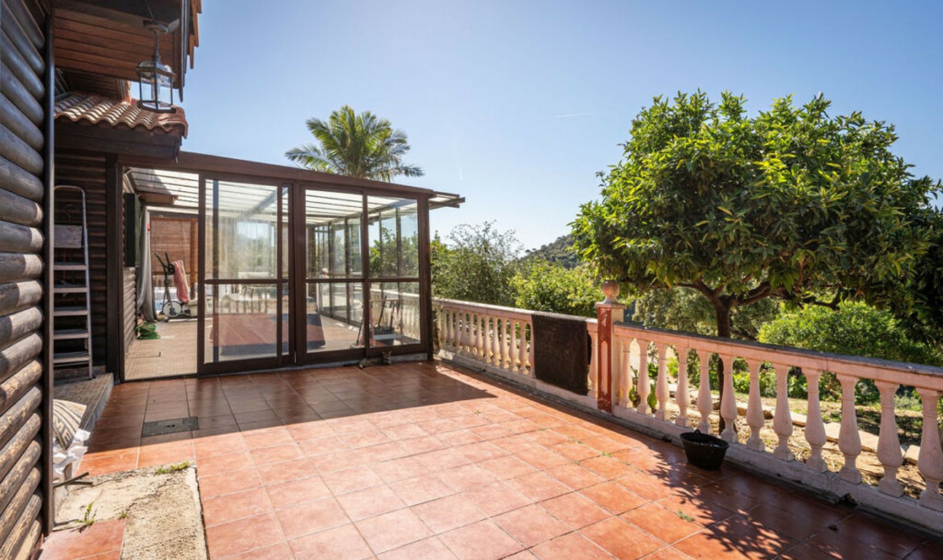 Resale - House -
Estepona