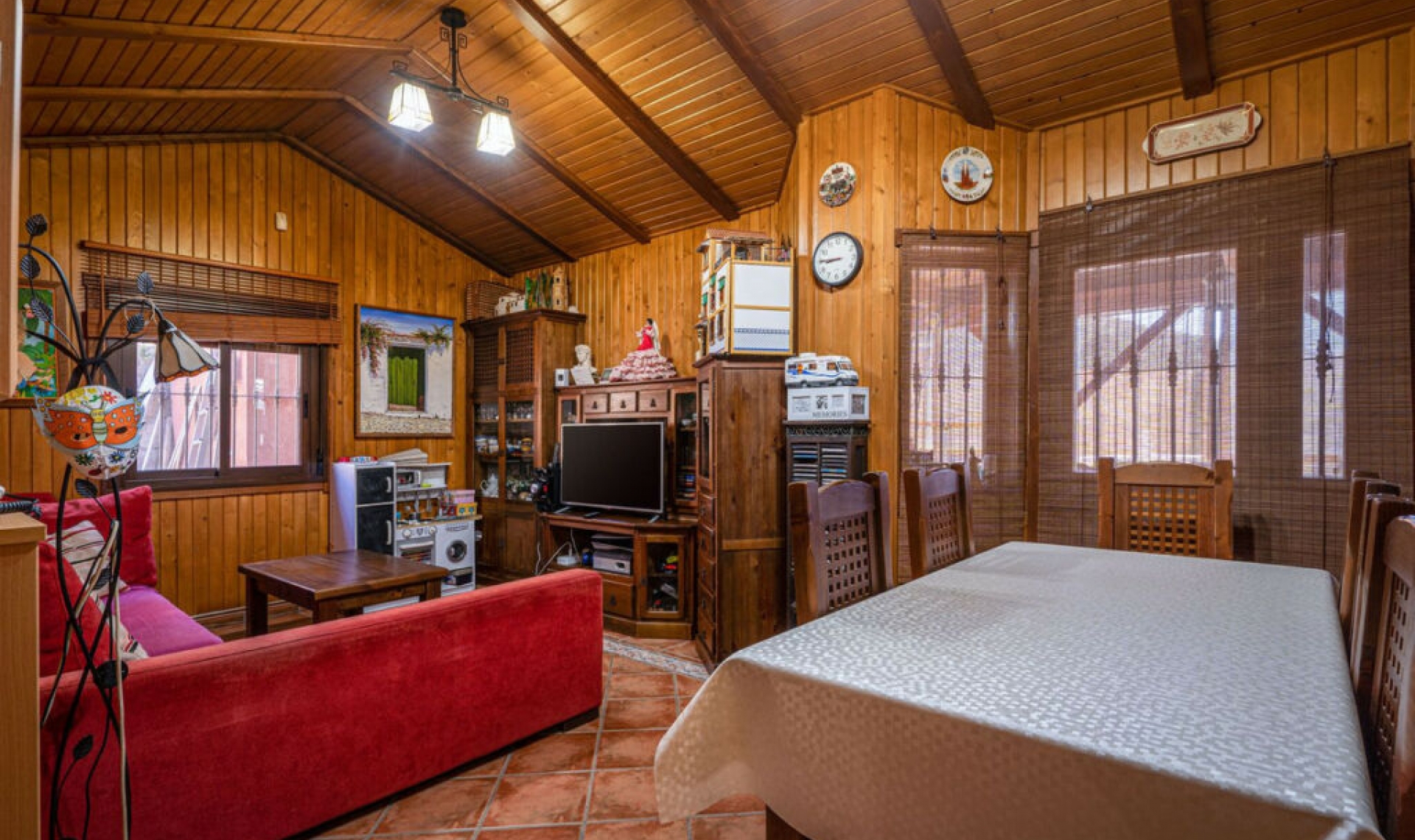 Resale - House -
Estepona