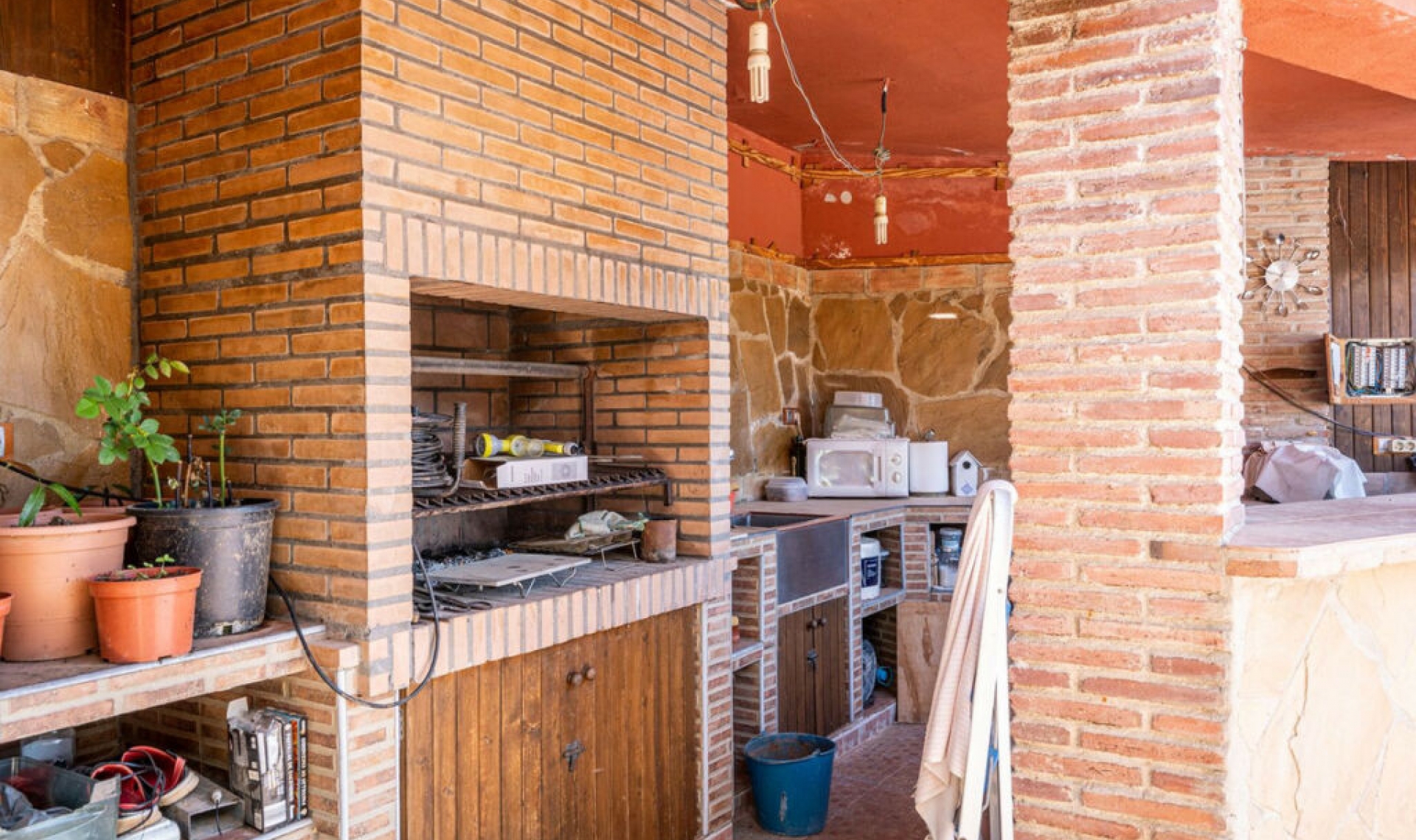 Resale - House -
Estepona