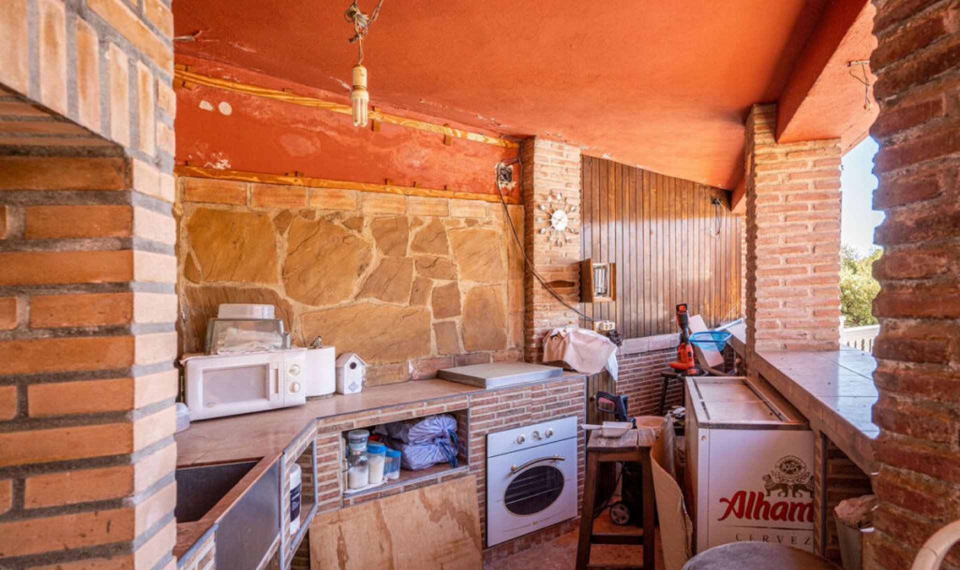 Resale - House -
Estepona