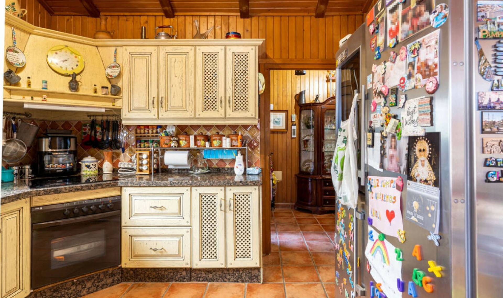 Resale - House -
Estepona