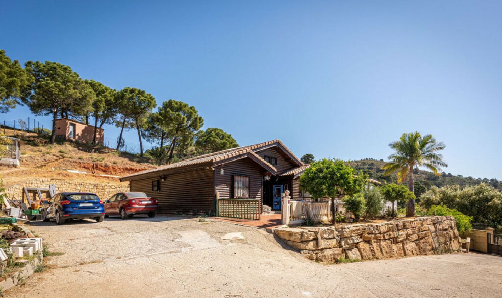 Resale - House -
Estepona