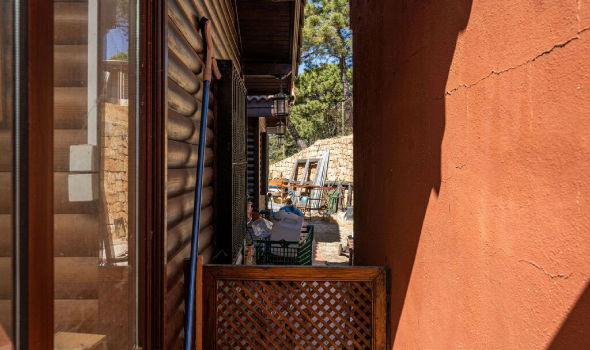 Resale - House -
Estepona